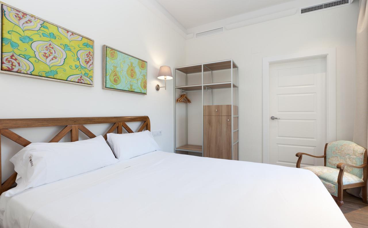 Mr Hotelet De La Racona & Apartments دينايا المظهر الخارجي الصورة